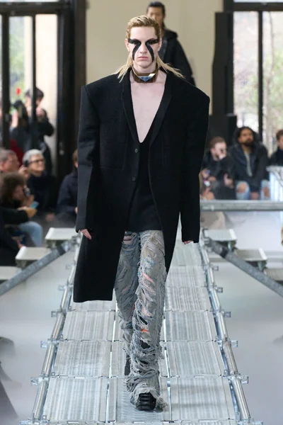 Look 43